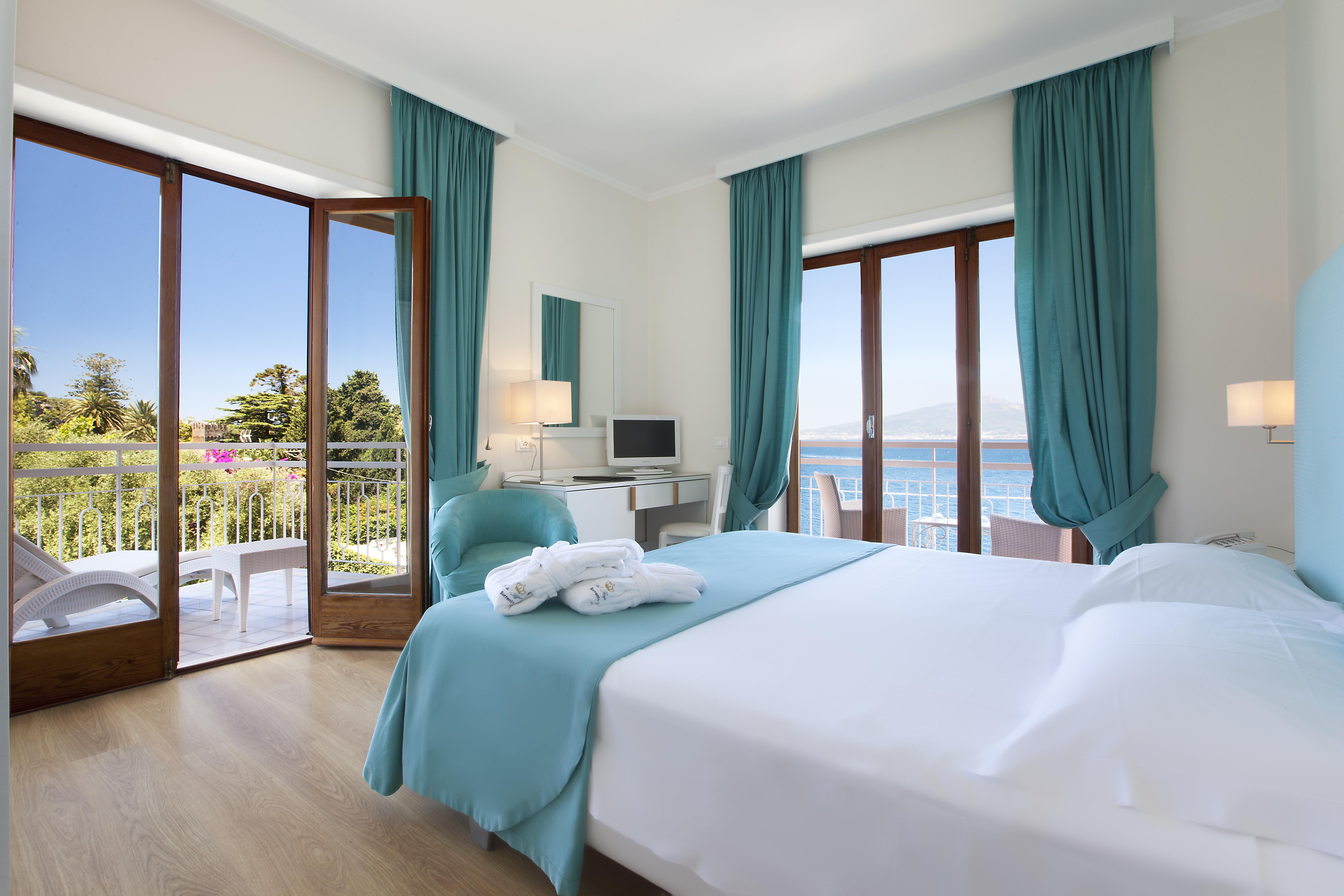 Boutique Hotel Regina Сорренто Экстерьер фото