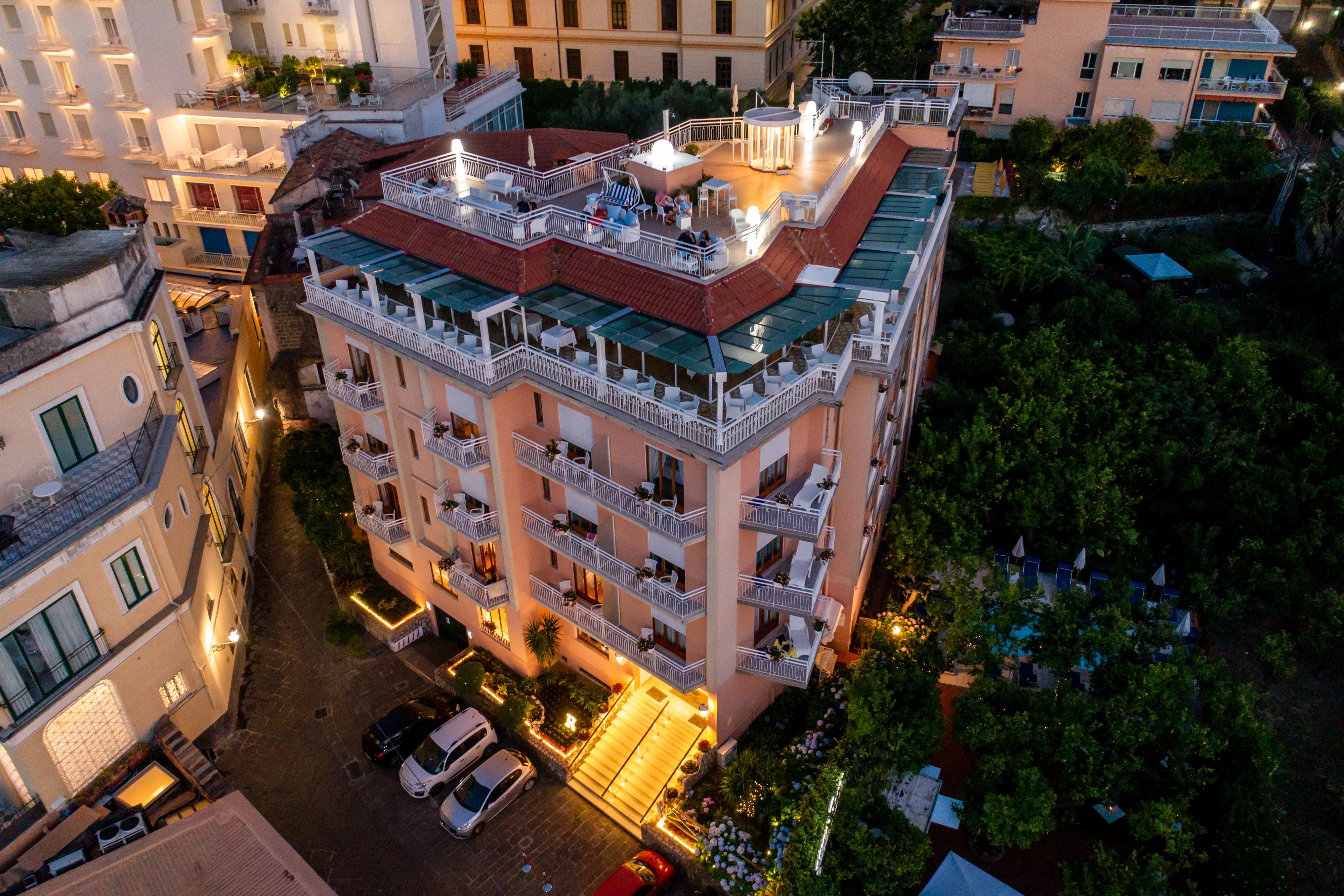 Boutique Hotel Regina Сорренто Экстерьер фото